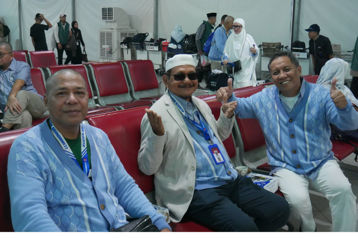 Jemaah Umrah Plus Aqso Elharamain Pulang Bahagia, Disambut Hangat di Bandara