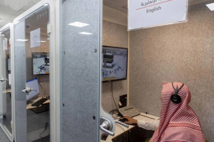 Mahasiswa Turun Tangan di Masjidil Haram, Layani Jemaah dengan 12 Bahasa Asing