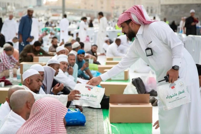 33,8 Juta Paket Iftar Dibagikan di Dua Masjid Suci Selama Ramadan 2026