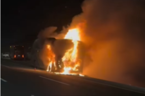 Bus Jemaah Umrah Indonesia Terbakar 50 Km Jelang Madinah