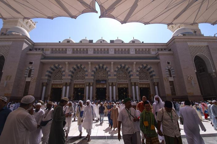 Tim Patroli Jalan Kaki Bantu Layanan Jemaah di Pelataran Masjid Nabawi Selama Ramadan