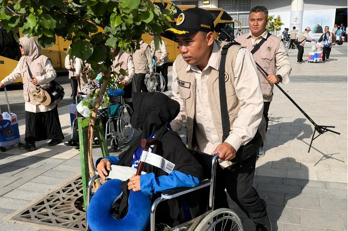 Baru Tiba di Madinah, Jemaah Haji Diingatkan Jangan Sampai Kurang Minum Air